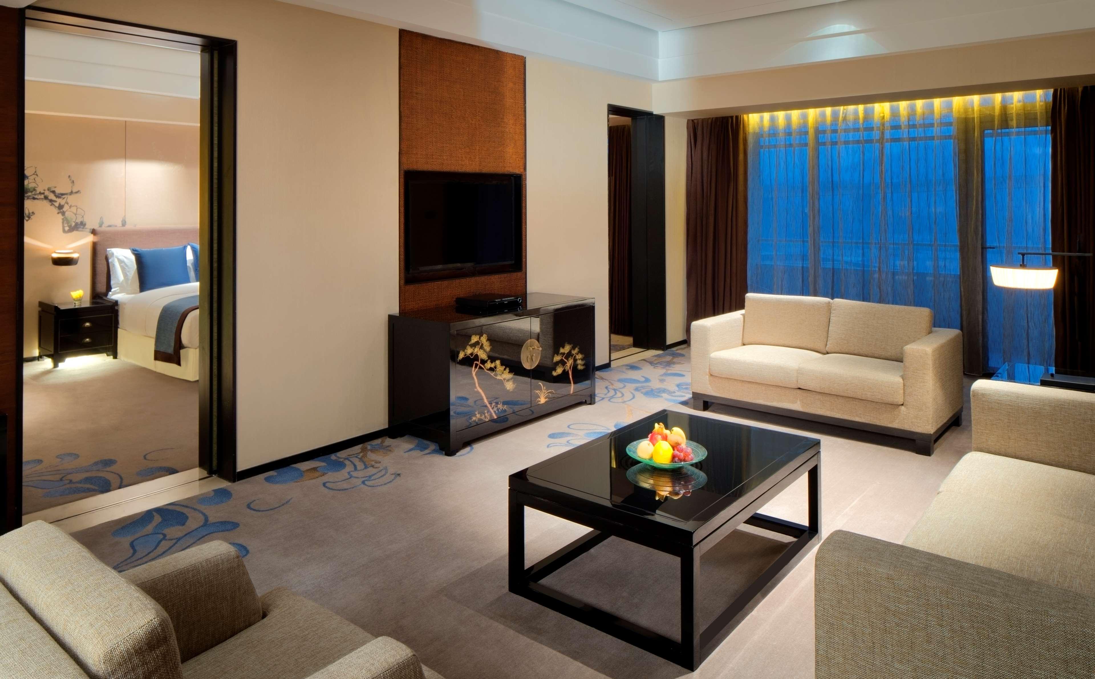 Chongqing Ronghui Grand Hotel Exterior photo