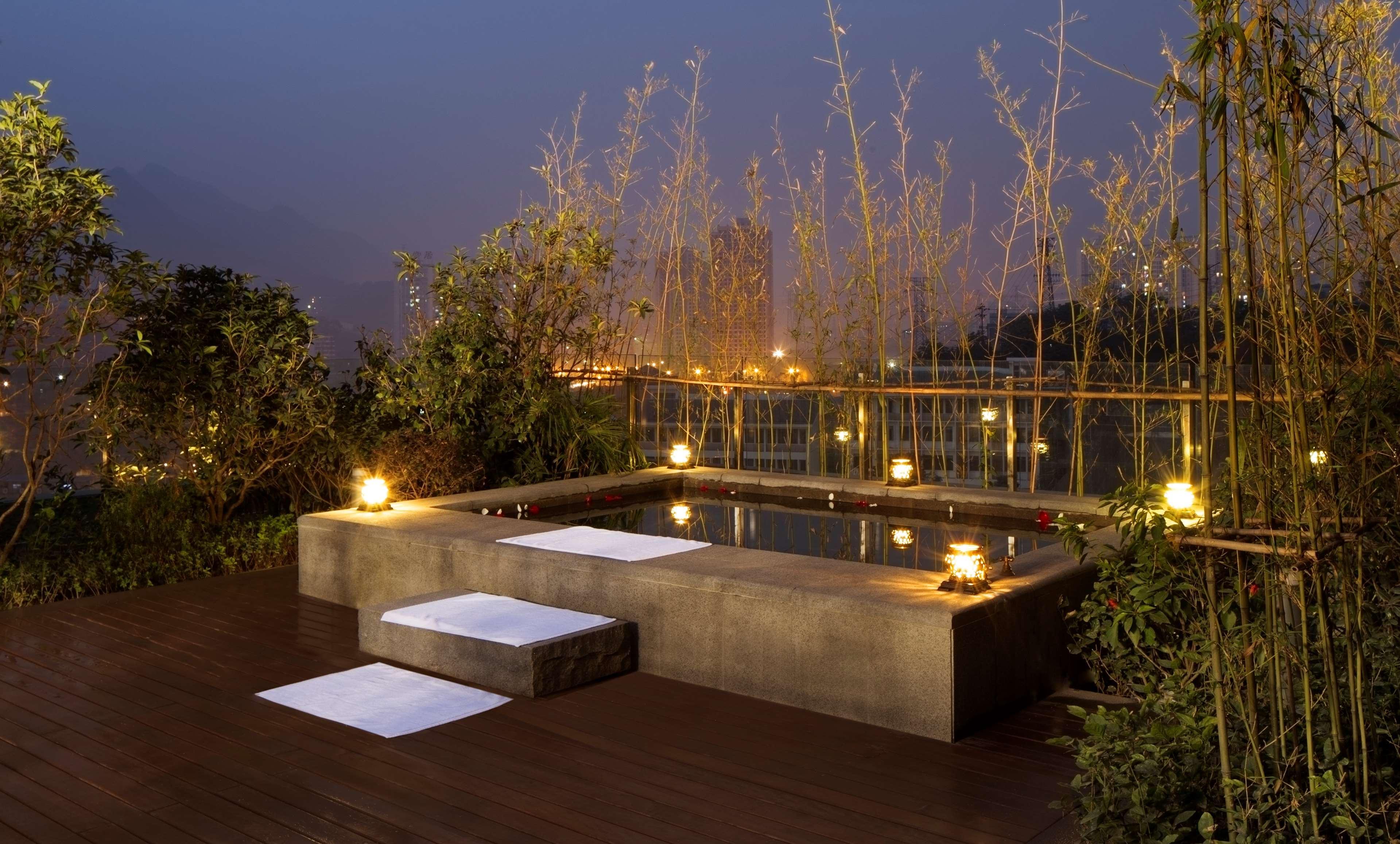 Chongqing Ronghui Grand Hotel Exterior photo