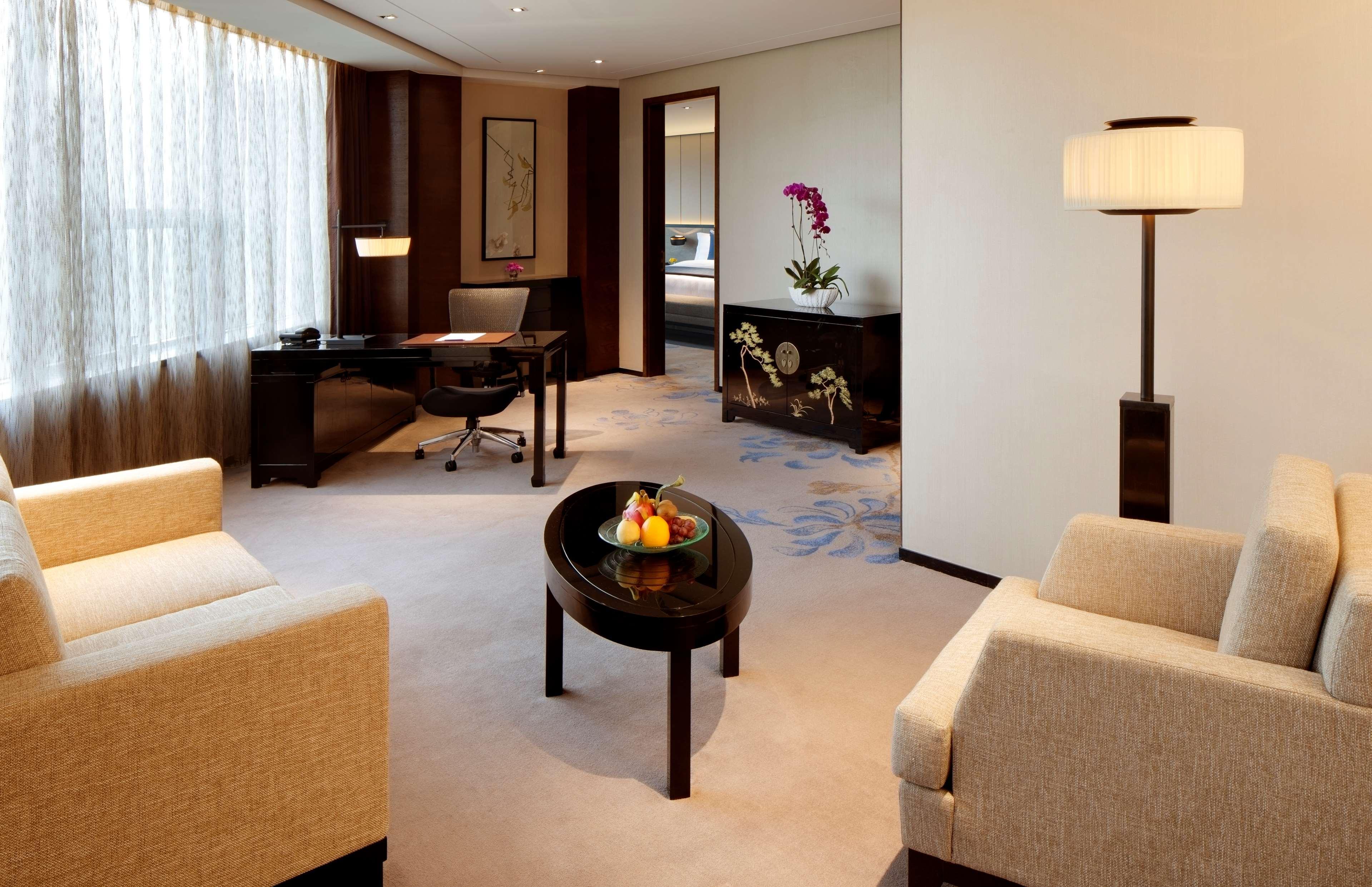 Chongqing Ronghui Grand Hotel Exterior photo