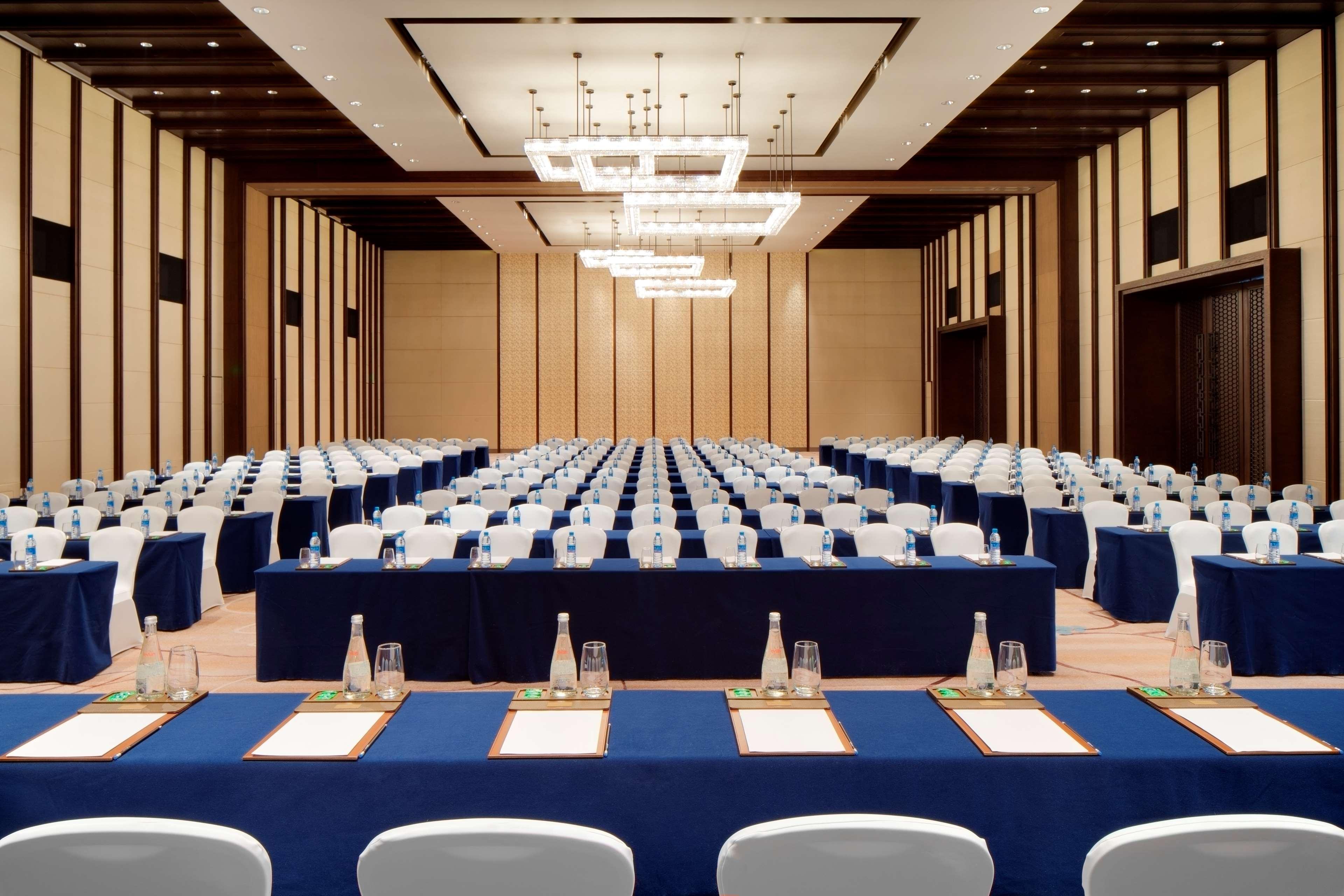 Chongqing Ronghui Grand Hotel Exterior photo